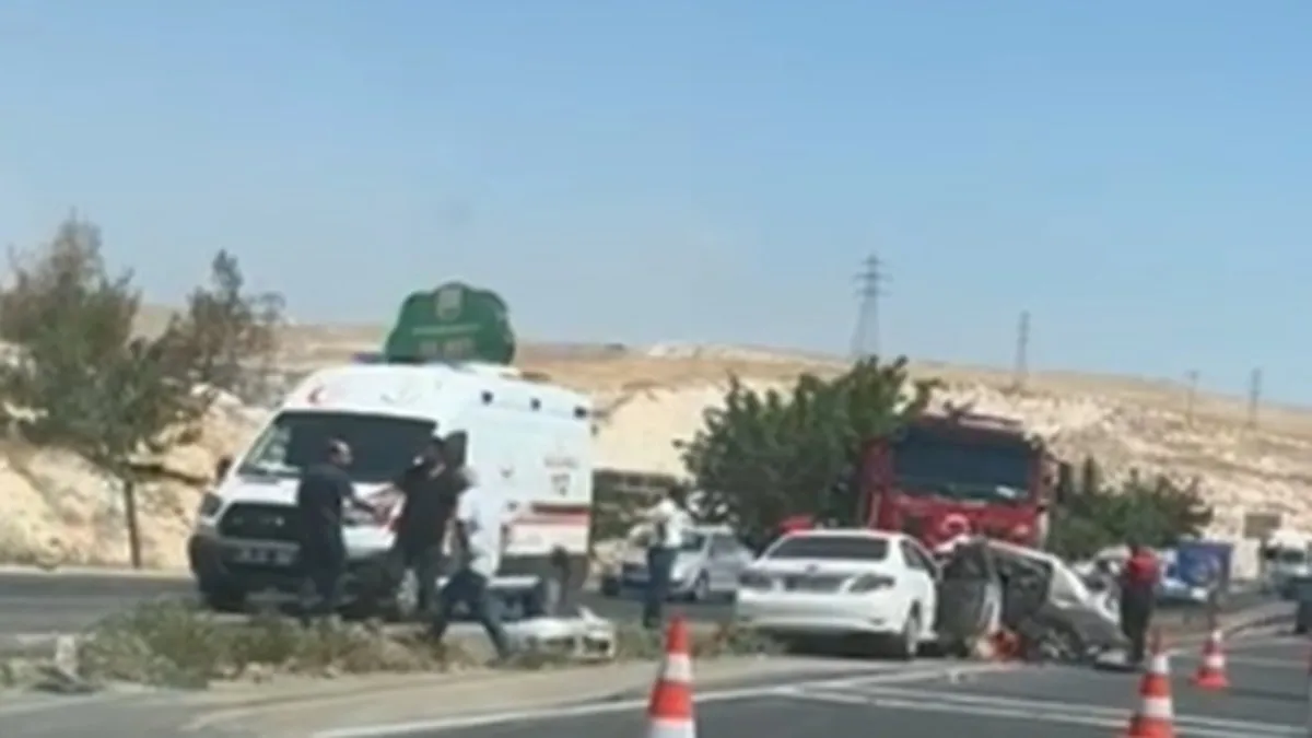Şanlıurfa’da 2 otomobil çarpıştı: 1 ölü, 1 yaralı
