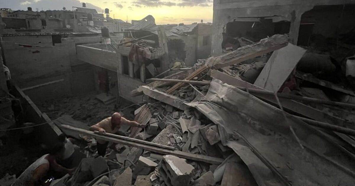 İsrail’in Gazze’de Nusayrat Mülteci Kampı’na düzenlediği saldırıda 10 kişi öldü