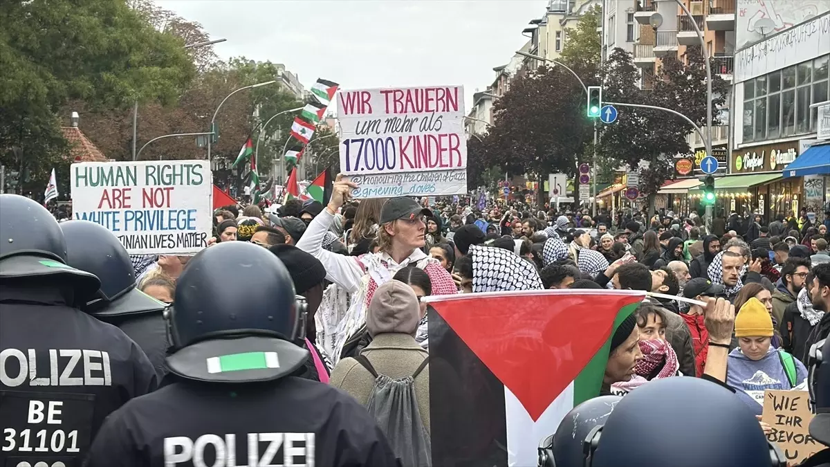 Berlin’de Gazze Protestosu: Polis Biber Gazı Kullandı