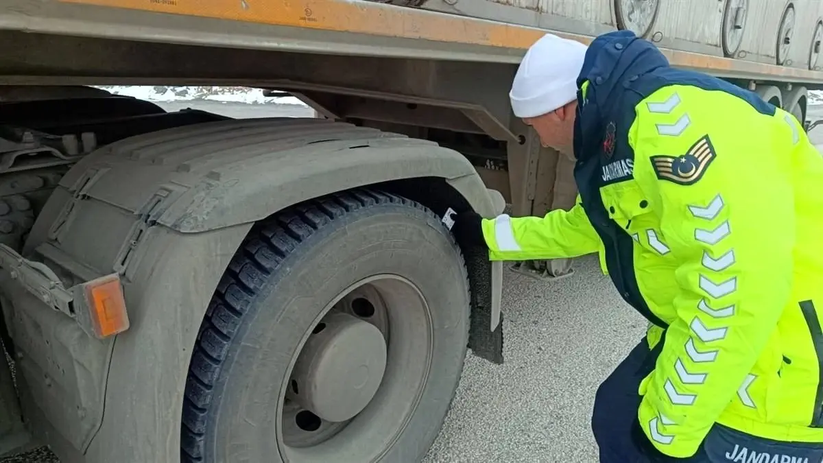 Erzincan’da Kış Lastiği Kontrolü Başladı