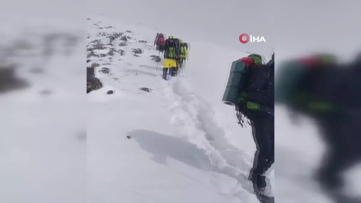 Ağrı Dağı’na Kar ve Fırtına Engeli