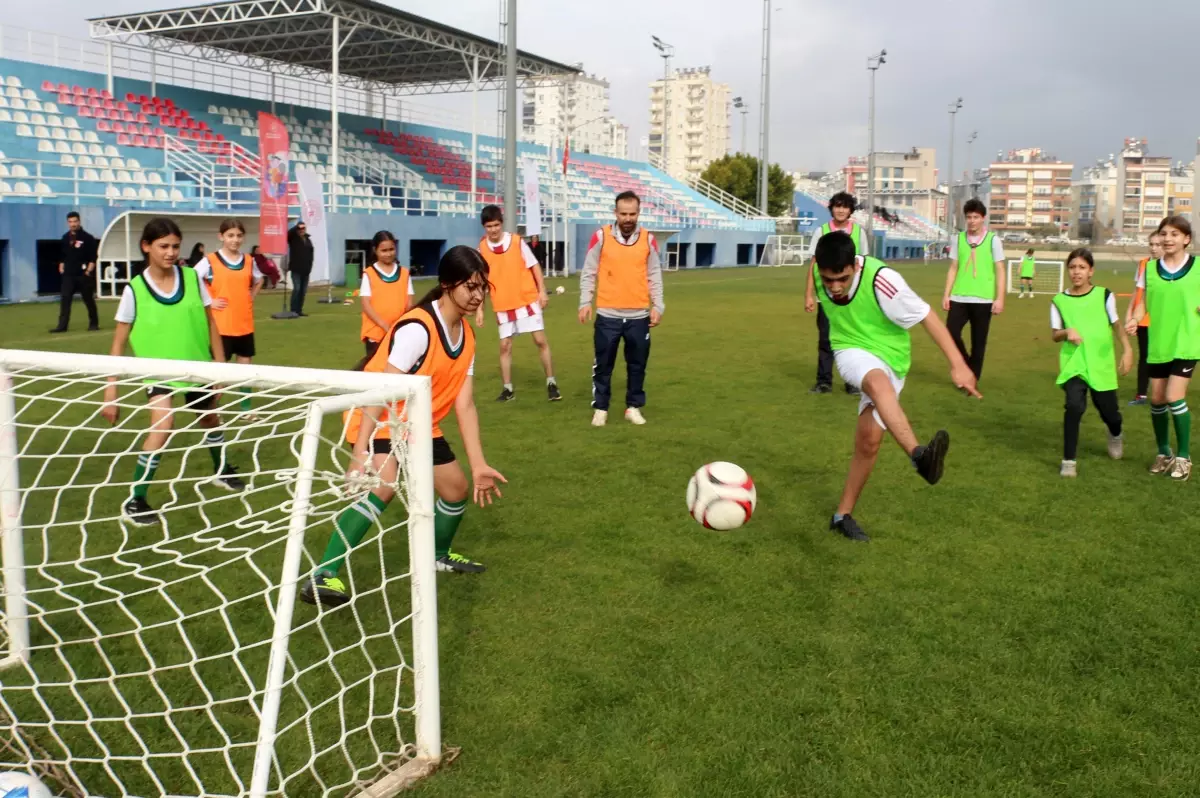 Serebral Palsi Hastası Umut’tan Futbol Sahasında Unutulmaz Anlar