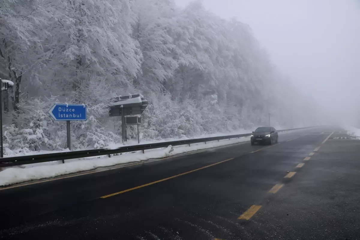 Bolu Dağı’nda Hafif Kar Yağışı ve Yoğun Sis