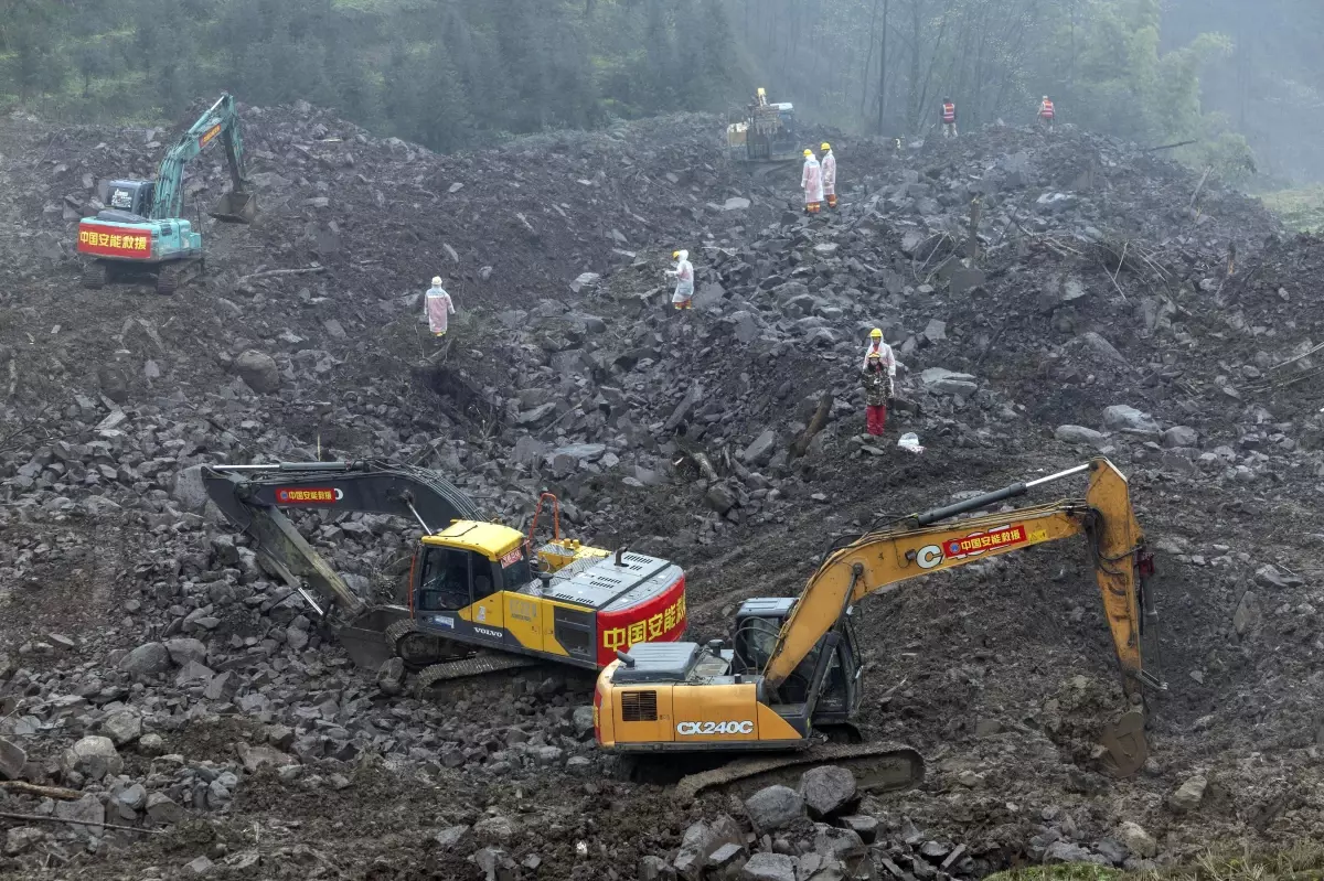 Sichuan’da Heyelan: 1 Ölü, 28 Kayıp