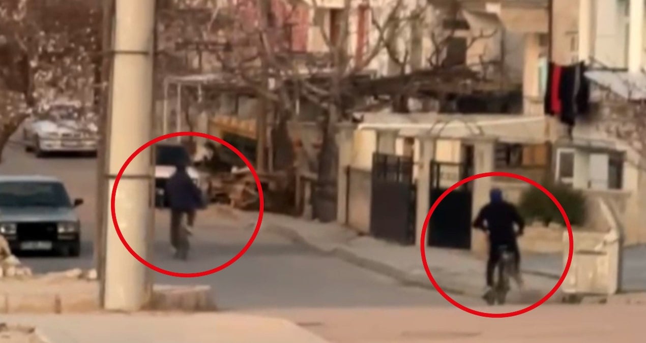 Molotoflu saldırganlar kameraya yakalandı