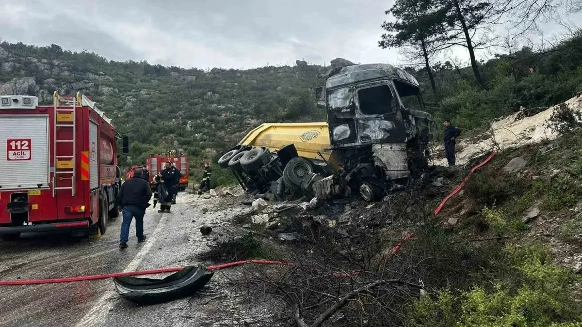 Milas’ta feci olay! TIR sürücüsü feci şekilde yanarak hayatını kaybetti